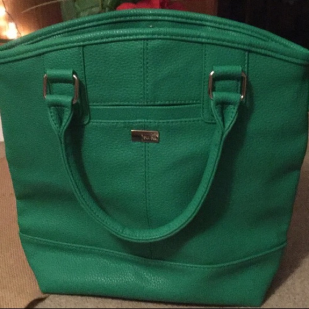 Green Paris by Jewel Thirty-One Purse